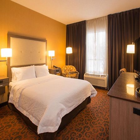Hampton Inn Toronto-Mississauga West ภายนอก รูปภาพ