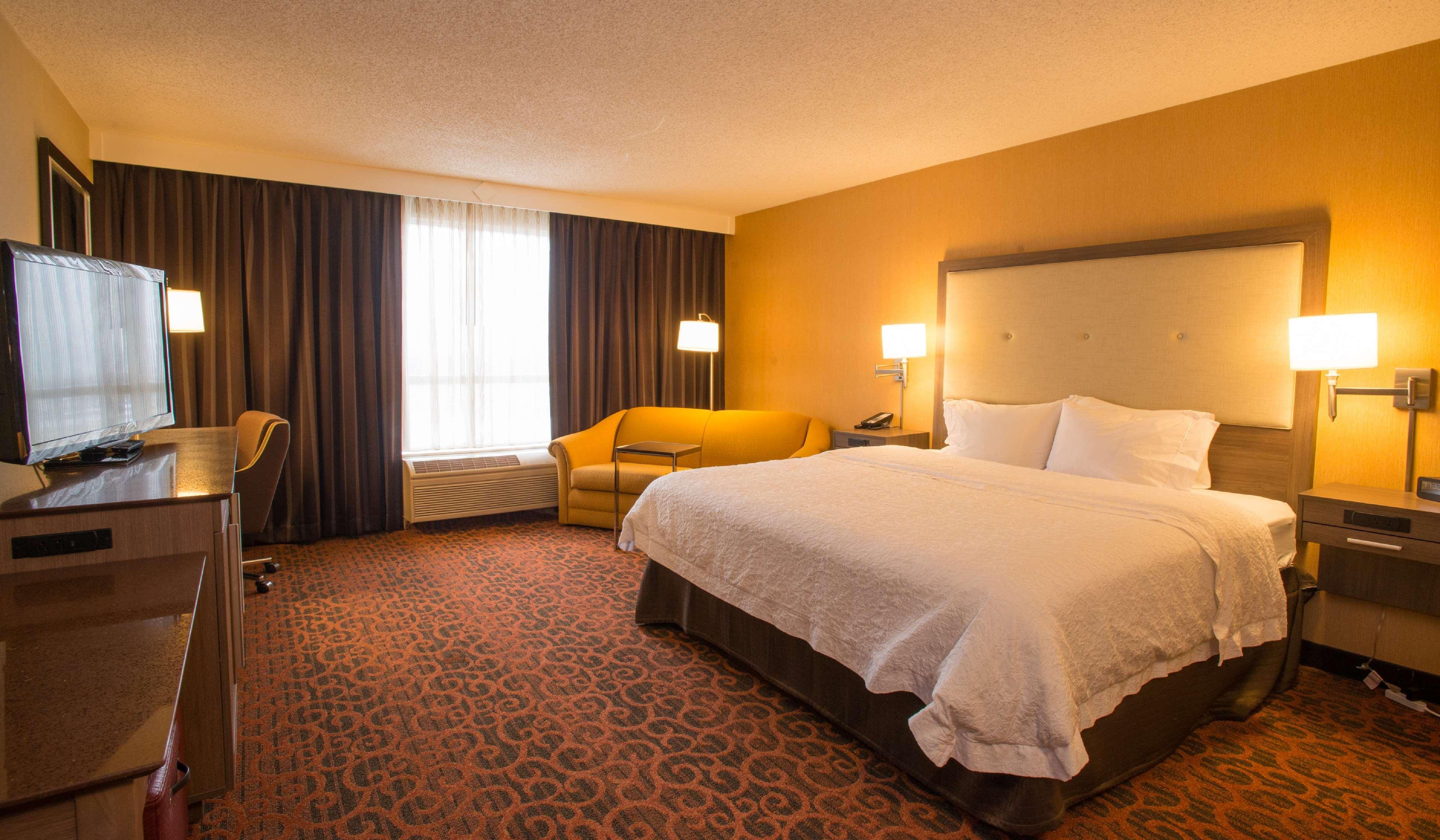 Hampton Inn Toronto-Mississauga West ภายนอก รูปภาพ