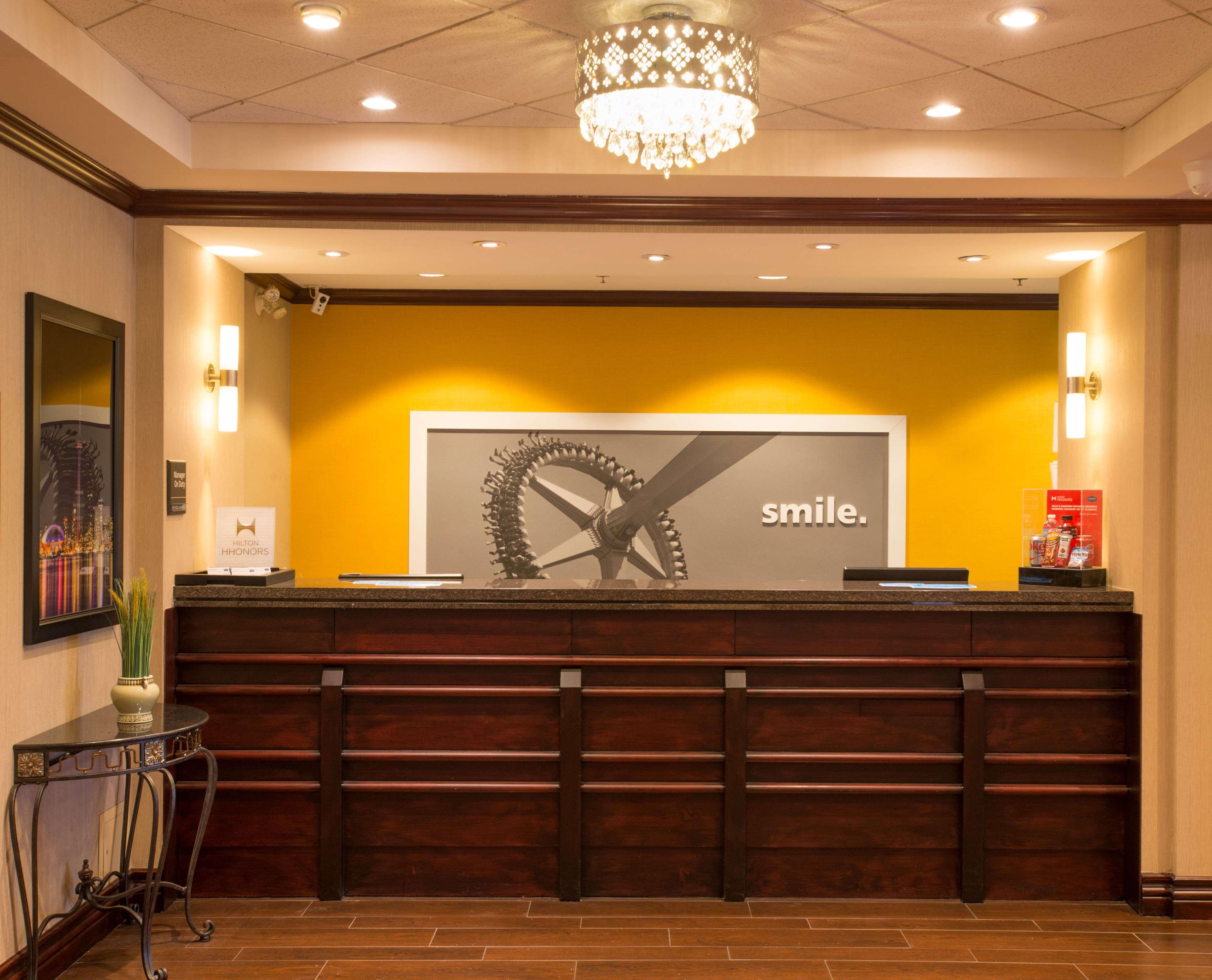 Hampton Inn Toronto-Mississauga West ภายนอก รูปภาพ