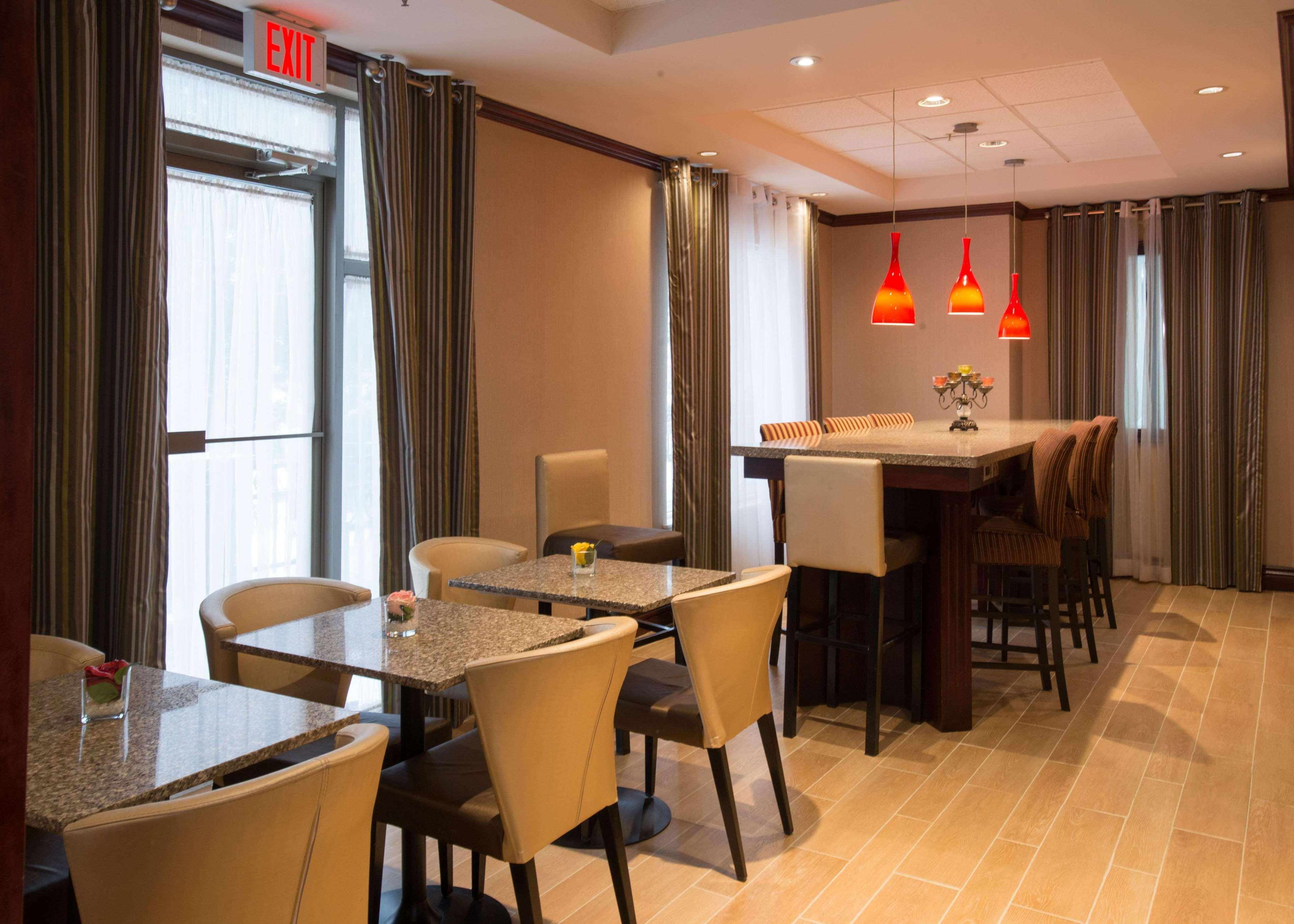 Hampton Inn Toronto-Mississauga West ภายนอก รูปภาพ