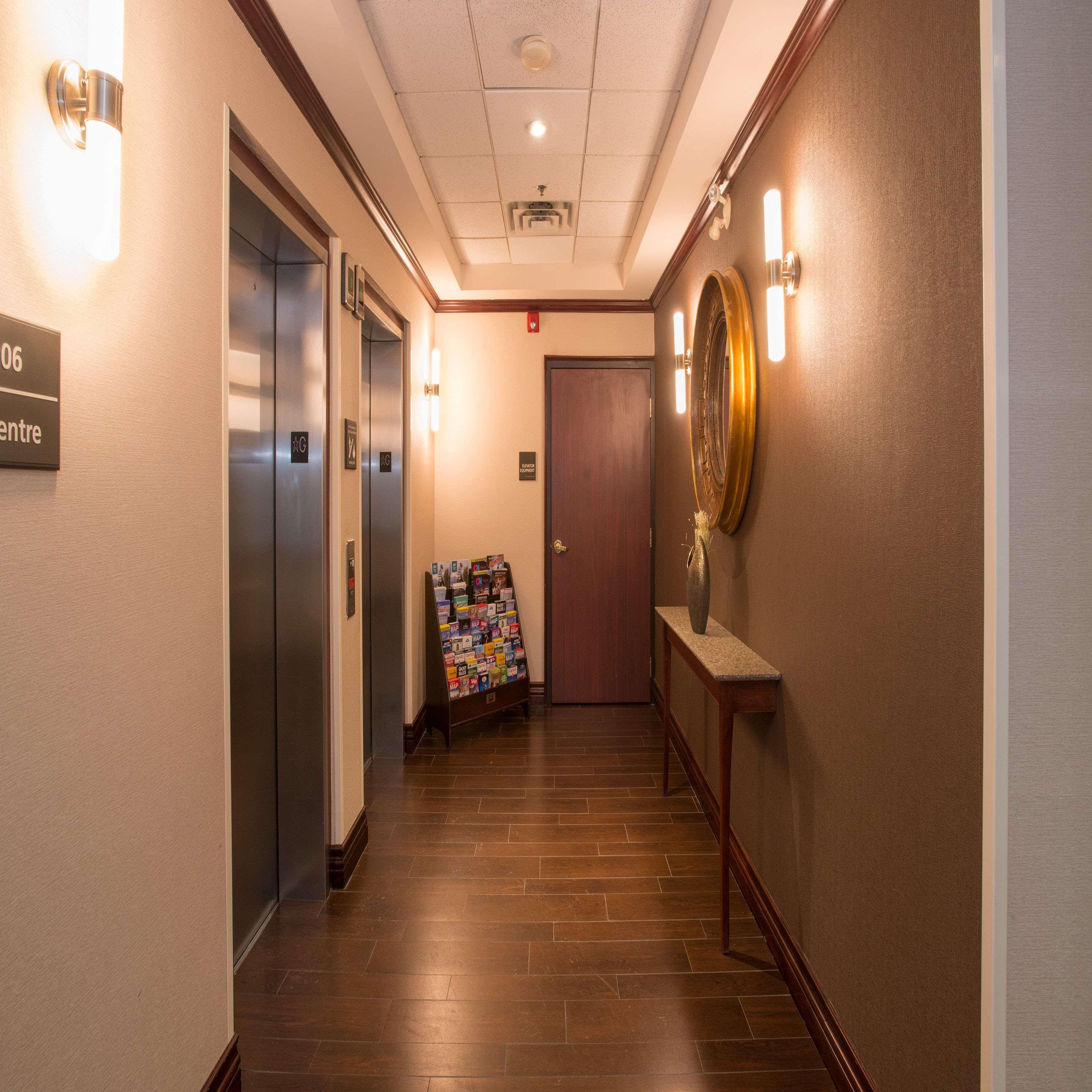 Hampton Inn Toronto-Mississauga West ภายนอก รูปภาพ