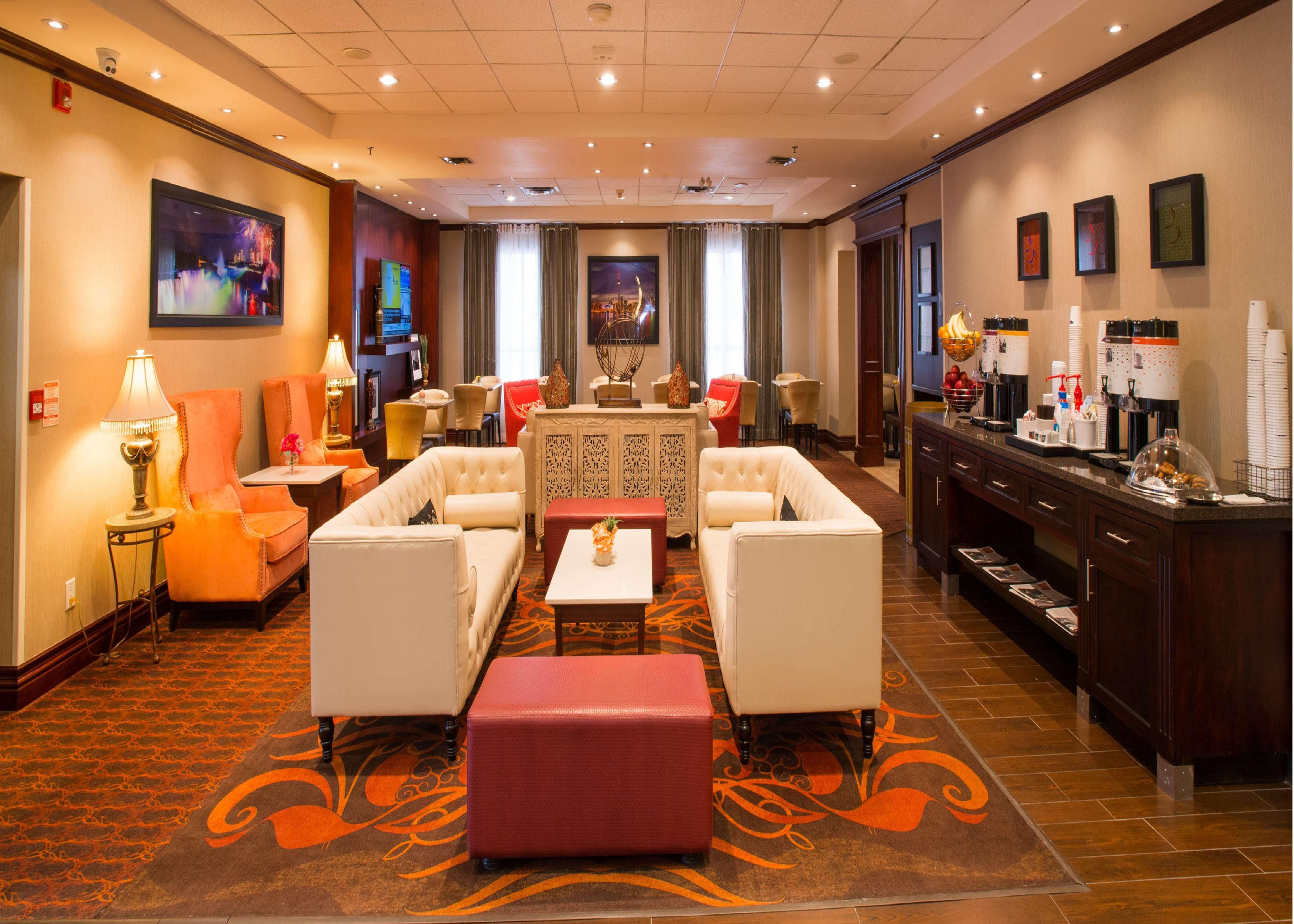 Hampton Inn Toronto-Mississauga West ภายนอก รูปภาพ
