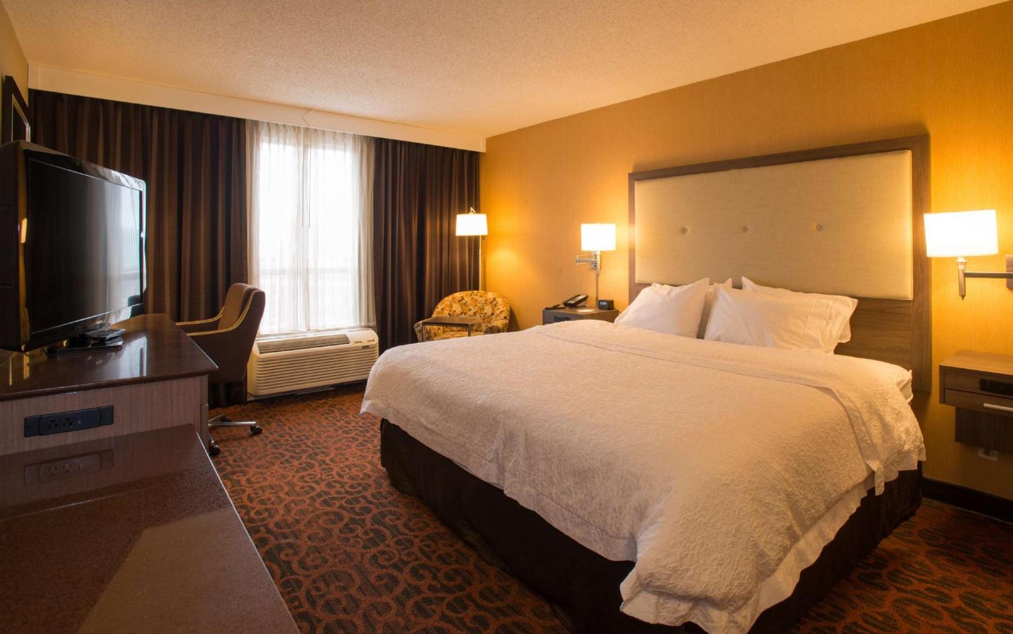 Hampton Inn Toronto-Mississauga West ภายนอก รูปภาพ