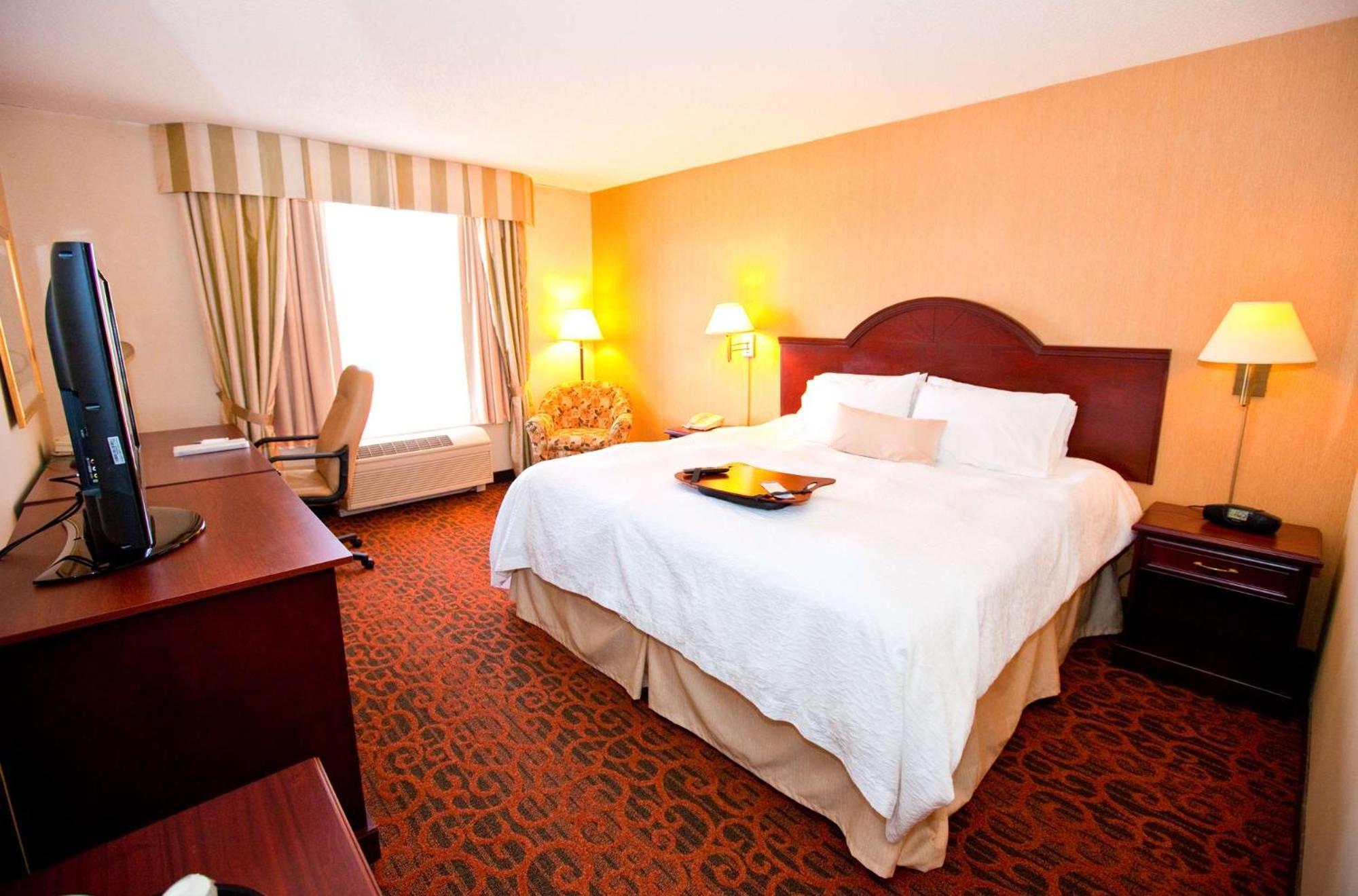 Hampton Inn Toronto-Mississauga West ภายนอก รูปภาพ