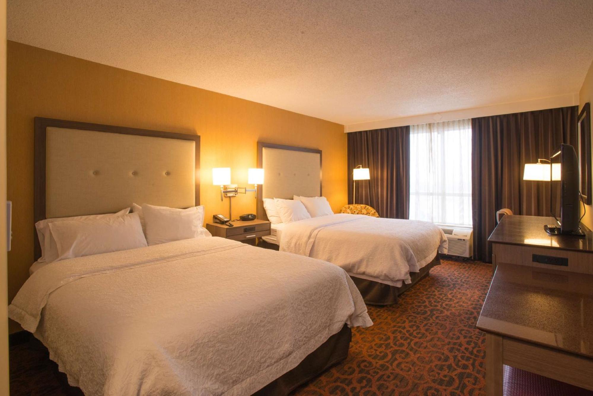 Hampton Inn Toronto-Mississauga West ภายนอก รูปภาพ